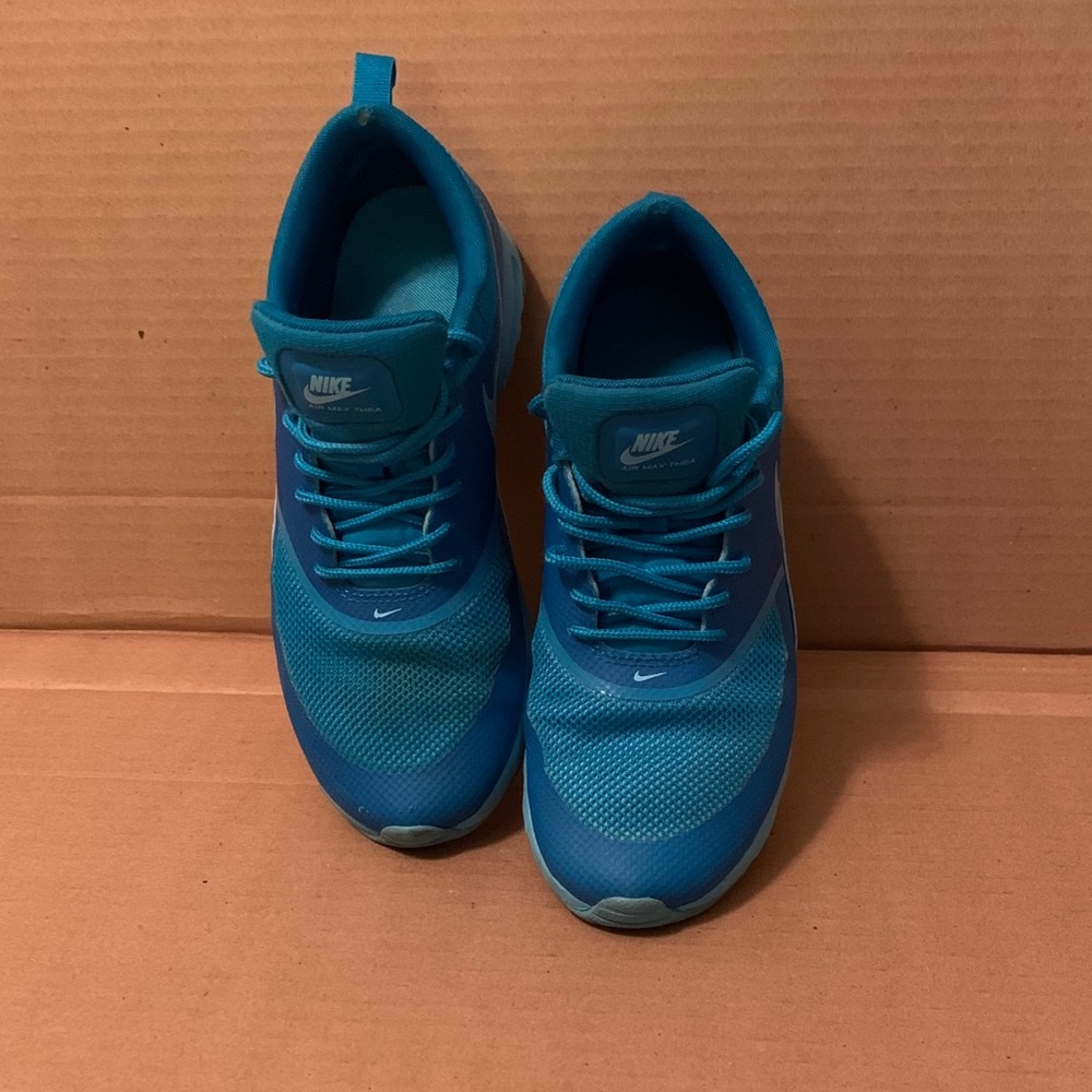 Nike Air Max Thea tennis shoes